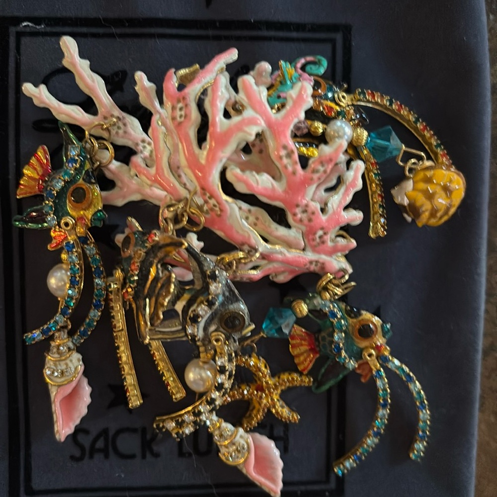 Lunch At The Ritz CORAL & FISH Pin/Pendant - Picture 7 of 12